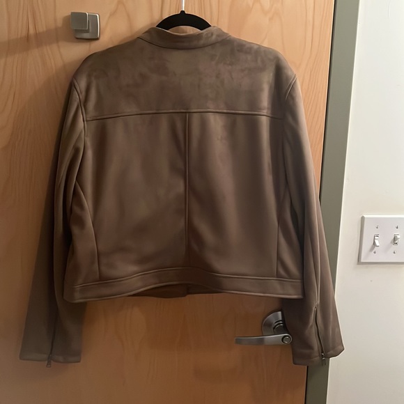 Banana Republic NWOT Vegan Suede Moto Jacket - Size XL - Picture 4 of 5